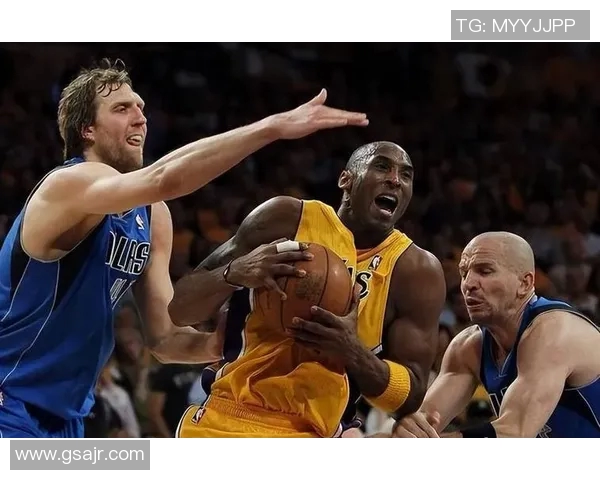 科比在2005年对阵小牛的精彩表现与比赛回顾 科比在2005年对阵小牛的精彩表现与比赛回顾